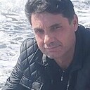 Дома, 44 года