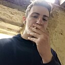 Денис, 22 года