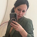 Juli, 32 года
