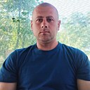 Ден, 32 года