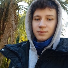 Фотография мужчины Артём, 20 лет из г. Санкт-Петербург