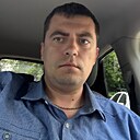 Михаил, 32 года
