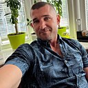 Gen, 44 года