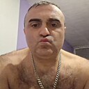 Давит, 44 года
