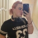 Steisi Dan, 24 года