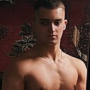 Максим, 22 года