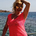 София, 42 года