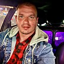 Михаил, 32 года