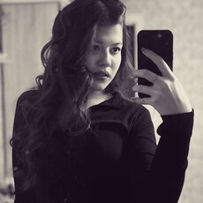 Фотография девушки Алина, 18 лет из г. Нижний Тагил