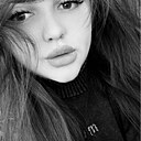 Miu Miu, 33 года