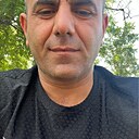 Гарик, 42 года