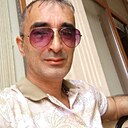 Он, 46 лет