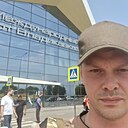 Ден, 33 года