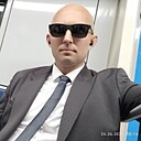 Maximum, 42 года