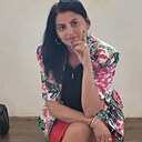 Maila Flores, 46 лет