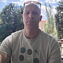 Ден, 44 года