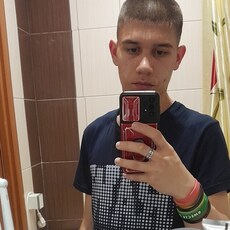 Фотография мужчины Михаил, 18 лет из г. Лесной