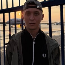 Фотография мужчины Максим, 23 года из г. Оленегорск
