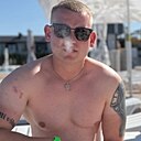 Victoria, 24 года