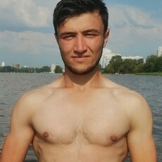 Фотография мужчины Охунчон Чумаев, 24 года из г. Екатеринбург