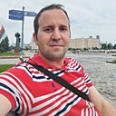 Лев, 35 лет