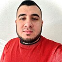 Эмрах, 22 года
