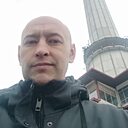 Max, 44 года