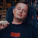 Август, 32 года