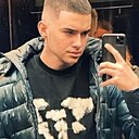 Dato, 21 год