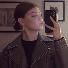 Фотография девушки Лиза, 19 лет из г. Санкт-Петербург