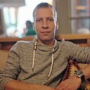 Ден, 32 года
