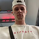 Максим, 22 года