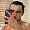 Muxammadrasul, 18 лет