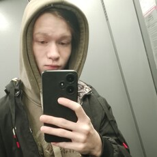 Фотография мужчины Илья, 18 лет из г. Ижевск