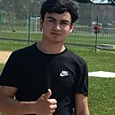 Акбар, 18 лет