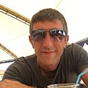 Ден, 44 года