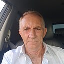 Алек, 64 года