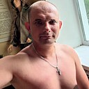 Лев, 36 лет