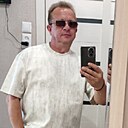 Rey, 52 года