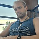 Jey, 43 года