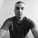 At, 33 года