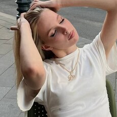 Фотография девушки Полина, 18 лет из г. Екатеринбург