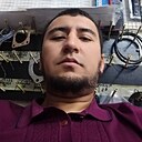 Oybek, 32 года