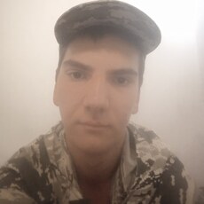 Фотография мужчины Равиль, 19 лет из г. Алматы