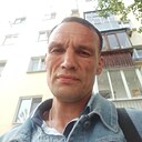 Qw, 42 года