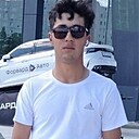 Лазизбек, 19 лет