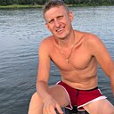 Илья, 24 года