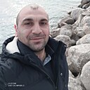 Uiefone, 36 лет