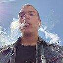 Лев, 20 лет