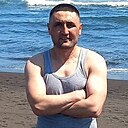 Шарофиддин, 33 года